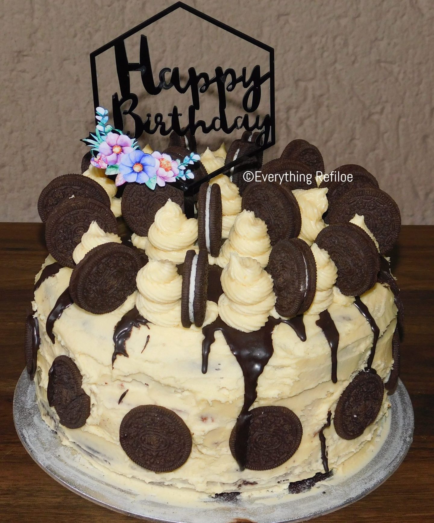 Read more about the article Birthday Chocolate & Vanilla Oreo Cake